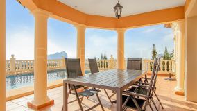 Buy 4 bedrooms villa in Calpe