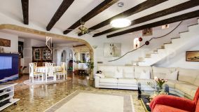 For sale 16 bedrooms villa in Calpe