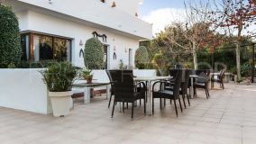 Buy commercial premises in Moraira with 3 bedrooms