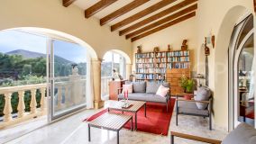 Villa in La Mandarina for sale