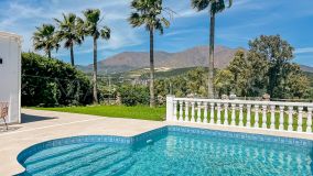 Villa for sale in Estepona Golf, Estepona West
