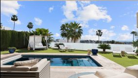 Villa for sale in La Alqueria, Benahavis