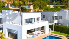 Villa for sale in La Alqueria, Benahavis