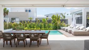 Villa for sale in Rio Real, Marbella East