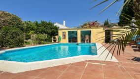 Villa for sale in Valle Romano, Estepona West