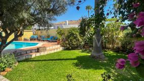 Villa for sale in Valle Romano, Estepona West