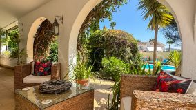 Villa for sale in Valle Romano, Estepona West