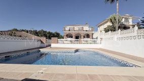 Villa en venta en Ricmar, Marbella Este