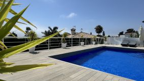 Villa for sale in Arena Beach, Estepona Väst