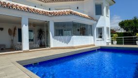 Villa for sale in Arena Beach, Estepona Väst