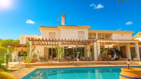 Villa for sale in Pinos de Alhaurín, Alhaurin de la Torre