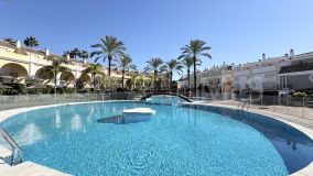 Adosado en venta en Bahia de Marbella, Marbella Este