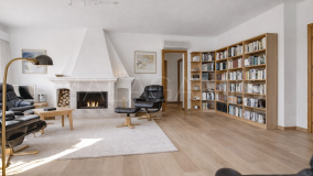 Chalet for sale in Cerros del Lago, Istan