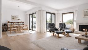 Chalet for sale in Cerros del Lago, Istan