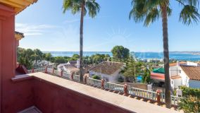 Villa for sale in Seghers, Estepona