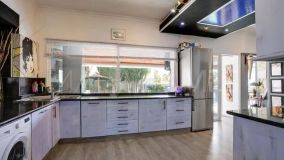 Villa for sale in Estepona Golf, Estepona West