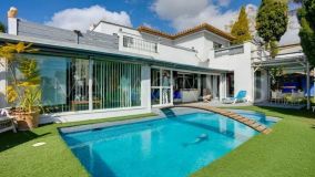 Villa for sale in Estepona Golf, Estepona West