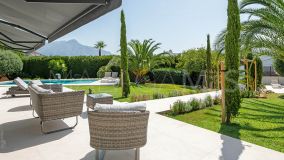 Villa for sale in El Herrojo, Benahavis