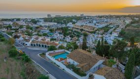 Villa for sale in Calipso, Mijas Costa