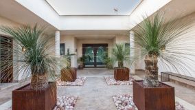 Buy 16 bedrooms villa in Kings & Queens