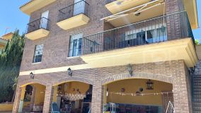 Villa a la venta con 5 dormitorios en Torrequebrada