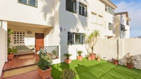 For sale town house with 4 bedrooms in Palacio de Congresos