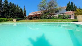 Villa de lujo de 7 dormitorios con piscina privada y pista de tenis en Calahonda, Mijas Costa, Málaga