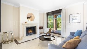 Semi detached villa in Estepona Golf for sale