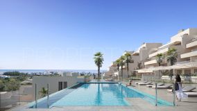 Oportunidad de inversión - Apartamento nuevo en planta baja con jardín cerca del pueblo de Estepona y a poca distancia de la playa.