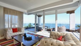 Architect Designed Luxury 5 Bedroom Villa con vistas panorámicas al mar.