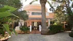 Villa a la venta con 4 dormitorios en Santa Eulalia del Río