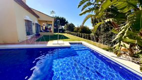 Villa for sale in Puerto La Duquesa, Manilva