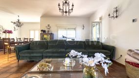 Villa for sale in Puerto La Duquesa, Manilva