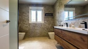 Villa for sale in Hacienda Guadalupe, Manilva