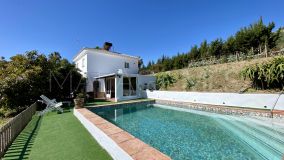 Country House for sale in El Padron, Estepona East