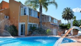 For sale villa in Las Brisas with 4 bedrooms