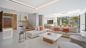 Villa for sale in La Alqueria, Benahavis