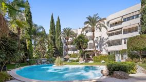 Lovely three bedroom, ground floor apartment in the well-known and gated community Marbella Real.