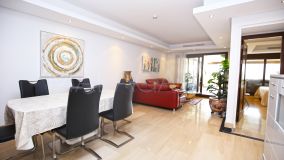 Apartamento en venta en Bahia de la Plata, Estepona