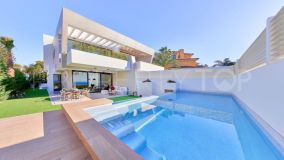 Villa for sale in Playas del Duque