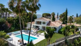 Villa for sale in Los Naranjos Golf, Nueva Andalucia