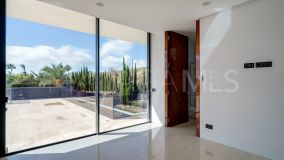 Villa en venta en Los Naranjos, Nueva Andalucia