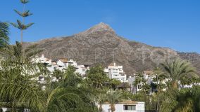 Villa for sale in Marbella Country Club with 4 bedrooms