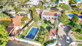 Villa for sale in Rio Real, Marbella Est