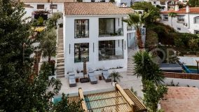 Beautiful five bedroom villa with mountain views close to Puerto Banús, Marbella