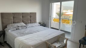 Comprar apartamento en San Pedro de Alcantara con 3 dormitorios