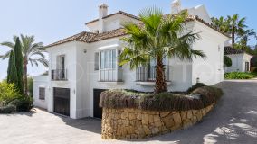 Beautiful six bedroom villa with stunning views in Los Altos de Los Monteros, Marbella East