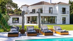 Hermosa villa de seis dormitorios recientemente renovado en Nueva Andalucía, Marbella