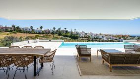 Villa for sale in New Golden Mile, Estepona Est