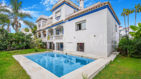 Villa Pareada en venta en Costalita, Estepona Este
